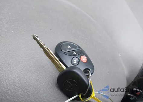 2005 Toyota Sienna Le из США, поврежденный, VIN 5TDZA23CX5S343313